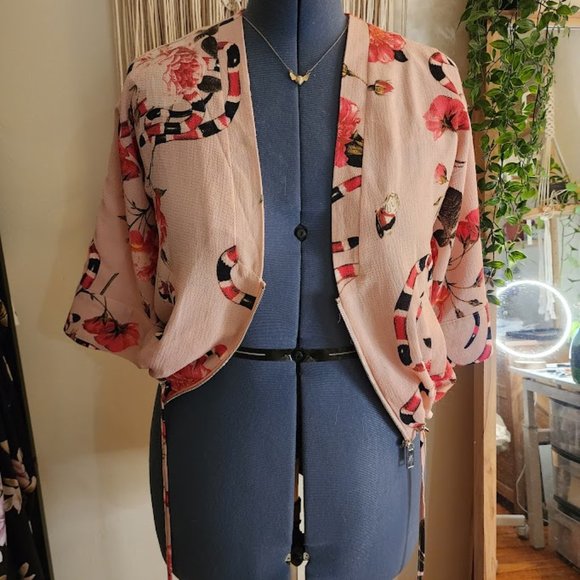 Cotton:on - Kimono style zip - floral snake pattern - US 6 but fits larger! - Picture 3 of 11